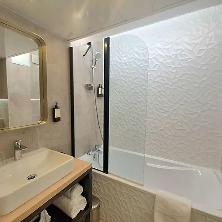 Western Opera Batignolles Hotel 4*