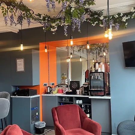 מלון Western Opera Batignolles 4*