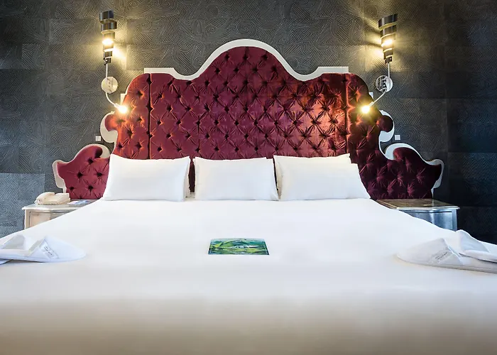 Western Opera Batignolles Hotell