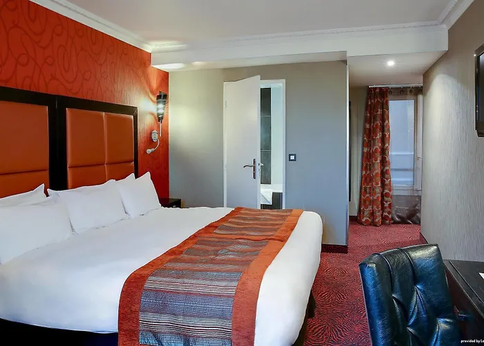 Western Opera Batignolles 4*